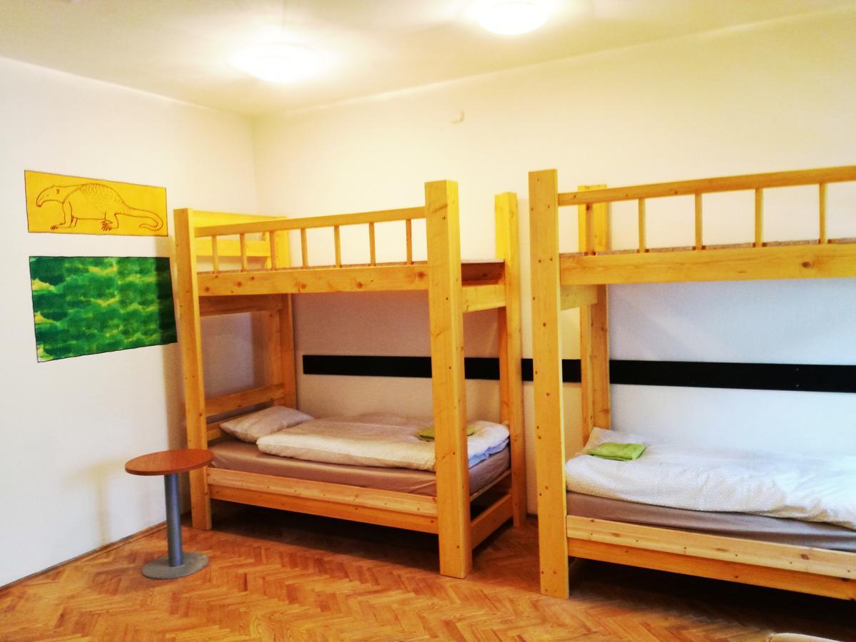 25 Hours Hostel Вільнюс Екстер'єр фото